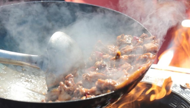 财界观察 | 从名菜到“名片”，一碗辣子鸡何以牵出枣庄百亿产业链？