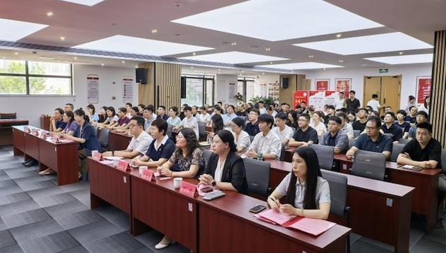 青科大马院与崂山区中韩街道党工委开启校地党建联建新模式