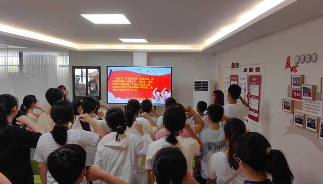 问需求 列清单 做宣讲 宁财大学生深入企业社区为“小候鸟”普法