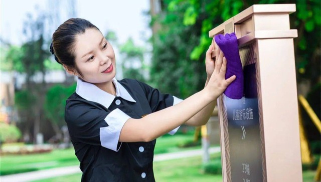 物业上演大撤退