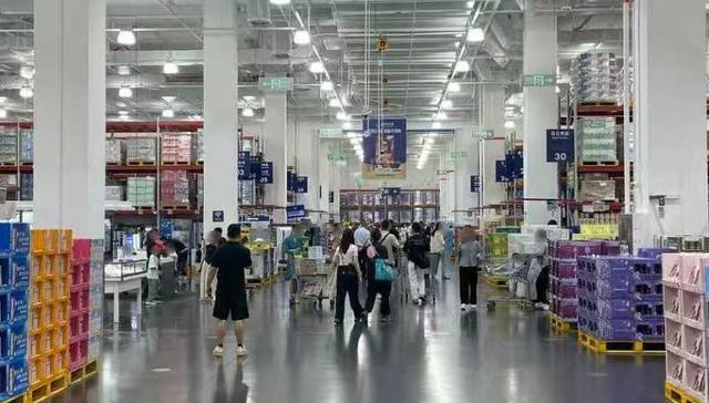 休闲食品抢占山姆货架，卤味巨头周黑鸭接连上架新品，洽洽去年卖了2亿