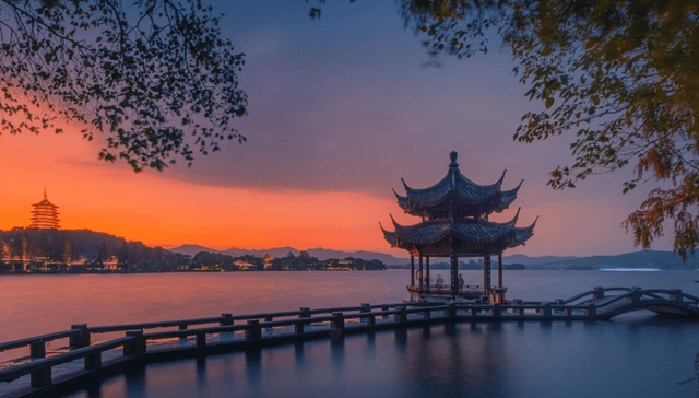 首批文旅企业半年财报出炉，暗藏着什么玄机？