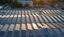 押注光伏价格反弹？弘元绿能存货增至近18亿，公司：调控库存，没有卖很多低价单