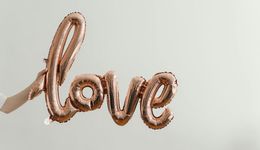 特别策划 | 在字里行间，读懂爱的模样