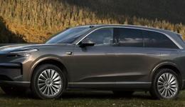 销量增长30%，蔚来上半年营收超300亿元，李斌：四季度盈利仍有挑战