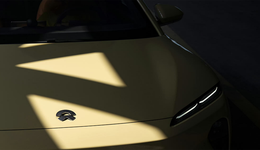 靠降价换命的蔚来，能摘掉“输氧管”吗？