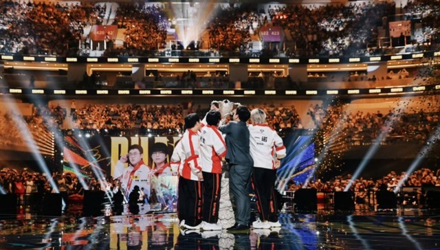 六连冠！成都高新区电竞战队创造历史