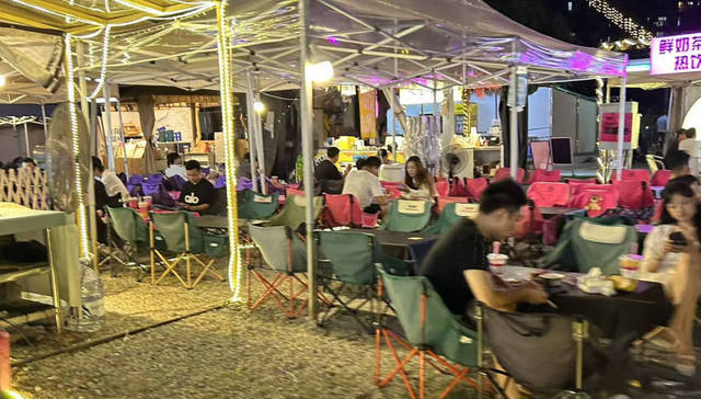 动辄三四十元起，为什么路边摊越来越贵？