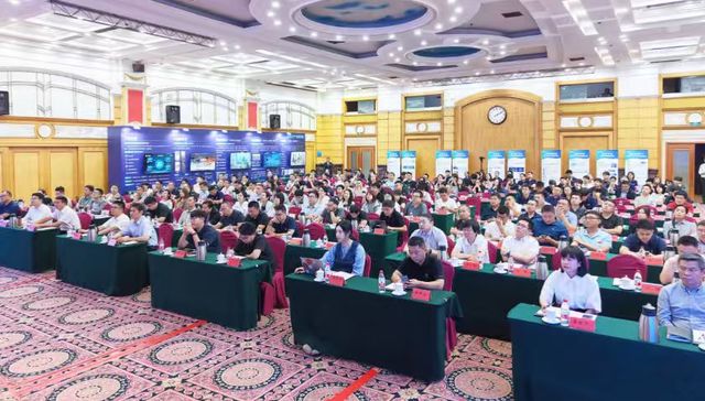 山东联通多款新品亮相2025连锁企业数字赋能与生态共建合作峰会 助推行业智慧升级