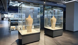 五星出東方的祥瑞下，他為何能主動(dòng)“反卷”？盛世道泰的梅瓶揭秘兩千年前的職場啟示