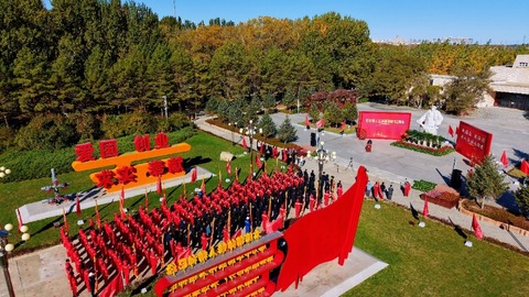 紀(jì)念鐵人王進(jìn)喜誕辰102周年 大慶鉆探首批“雙子星群”隊(duì)伍集結(jié)