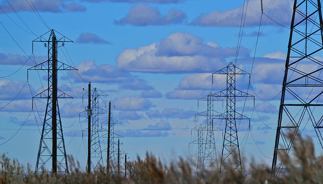 华通线缆拟发行不超8亿元可转债，为子公司提供不超1000万美元担保