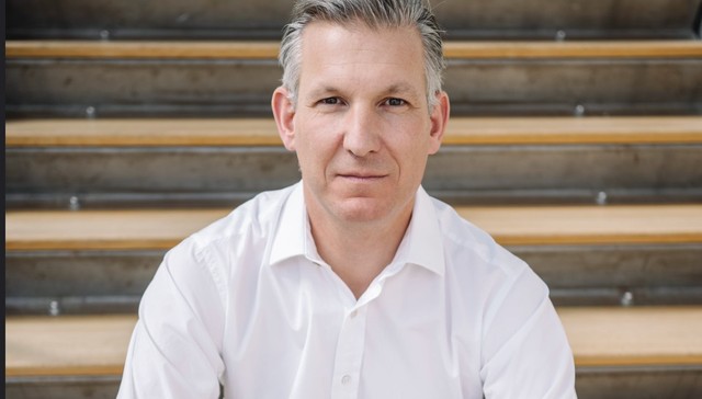 雀巢CEO上任第一把火：裁员1.6万人，强势审视业务