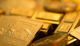 国际金价闪崩：深圳水贝挤满消费者，有人勇敢加仓，有人称“跌到900再买”