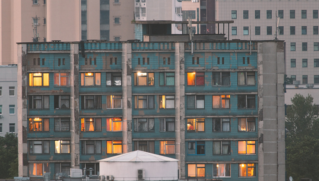 “县城”高端酒店AB面：降价都卖不掉，为何还在疯狂开？