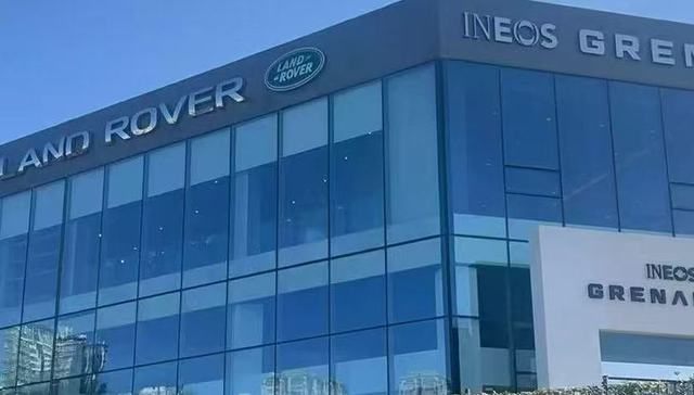 受国产越野挤压，路虎也不香了？揽胜极光L直降19万，销售称价格还能谈