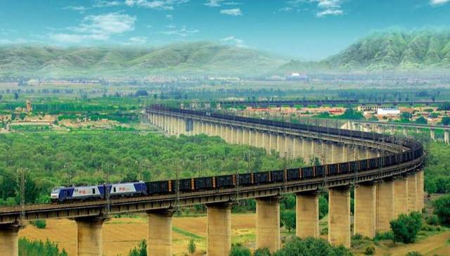 大秦铁路 2025 Q3：营收同比增 6.26%，利润总额降 19.31%