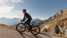 报名费逼近2000元，马拉松之后，北上广中产迷上“烧钱”打铁