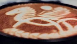 星巴克下了餐桌，上了菜单