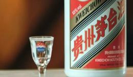 抖音整顿低价白酒、飞天重回1700元，茅台新帅也喊话了
