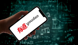 AI助手再现“神仙打架”，垂类大模型是否还有机会？