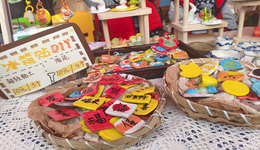 攤主年齡竟不足6歲？鄞江十月十廟會(huì)萌趣出圈