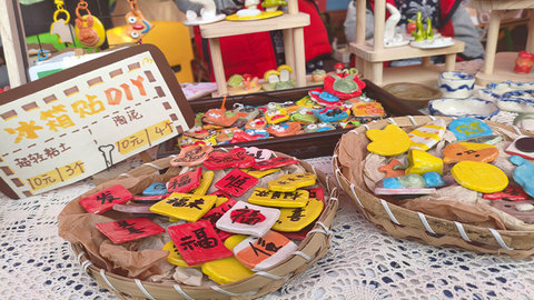 攤主年齡竟不足6歲？鄞江十月十廟會萌趣出圈