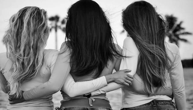 特别策划 | 告别“证明自己”：什么才是中年女性不崩塌的底气？