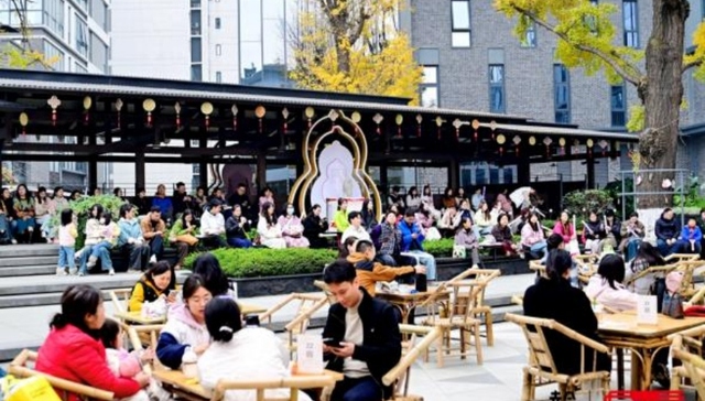 成都青羊：老厂房三日三变 探寻大旗茶馆的潮流密码