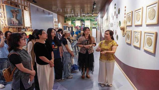 从田野到课堂的双向奔赴，高校设计课走出文化传承新路径