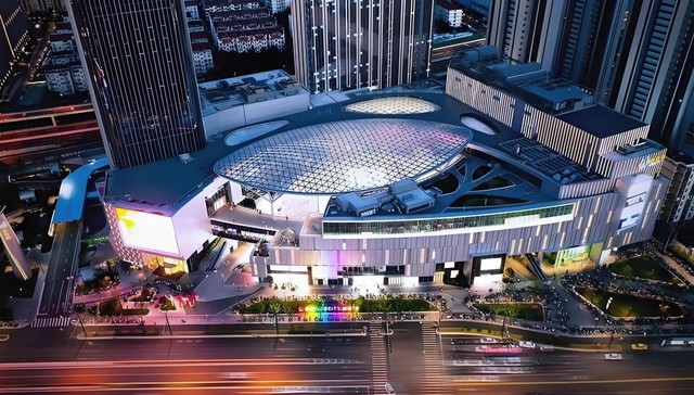 年轻人的顶流“财神”，站上购物中心C位