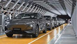 持续亏损、第三次增资，深蓝汽车需要的不止是钱