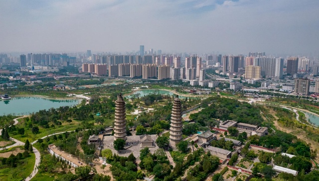 山西省委经济工作会议在太原举行 唐登杰卢东亮讲话 张春林出席