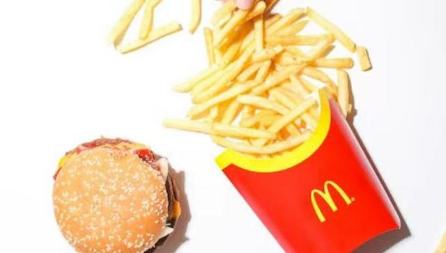 快2026年了，青海第一家麦当劳开业大排长龙，比肯德基晚到了20年