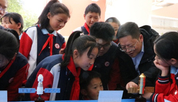 “童心系国防 科普润成长”国防教育展览走进昆一中附小