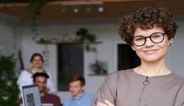 年度重磅 | 2025影响力女性图鉴：她们发明了自己的战场