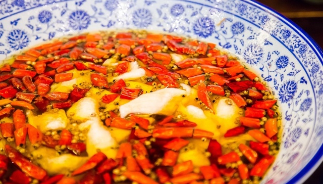 川菜征服食客的文化密码与味觉哲学