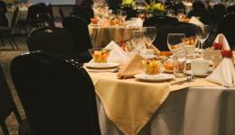 又到年会季，高星酒店竟被洗浴中心“偷塔”