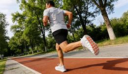 耐克新鞋，抢了足疗店生意