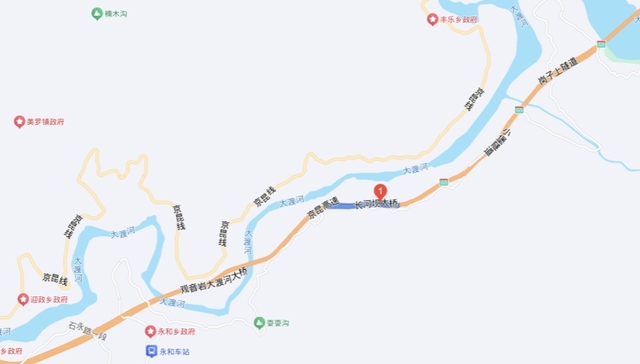 京昆高速石棉段大桥施工，来往车辆需绕行