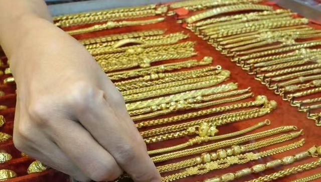 贵金属狂飙，山东黄金等股价创新高，花旗：3个月内金价冲5000美元