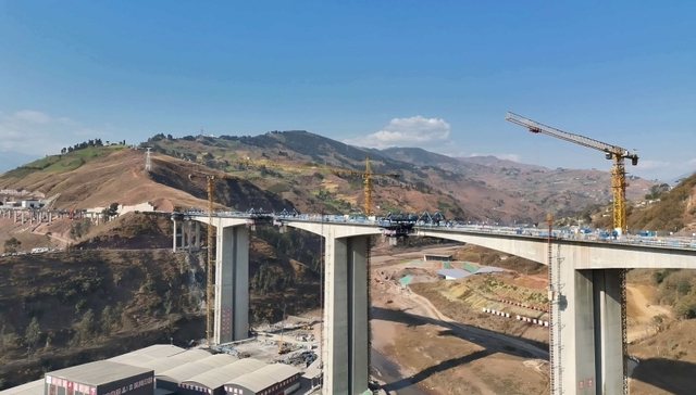 “大机”上阵施工效率翻倍！西宁高速宁南至普格段今年将具备通车条件