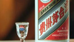 每天定闹钟抢茅台的人：抢着1499元的飞天，赚一杯奶茶钱