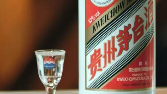 每天定闹钟抢茅台的人：抢着1499元的飞天，赚一杯奶茶钱