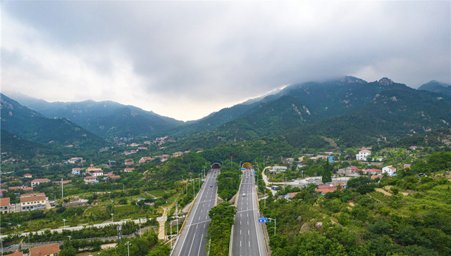 青岛崂山：精准监督促行业规范 护航现代化交通治理