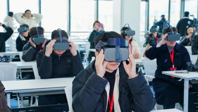 探访山东港口自动化码头：当科技与研学旅游融汇于未来港口