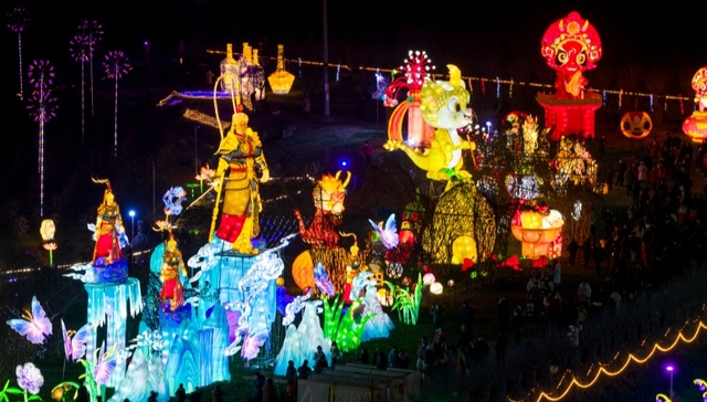 珍水万世堰·幸福安逸城 | 青城山问花“村糖会”暨首届花海灯会甜蜜启幕