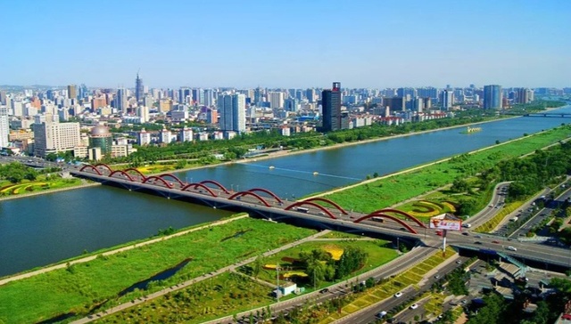 产业向新向优 企业向上向好