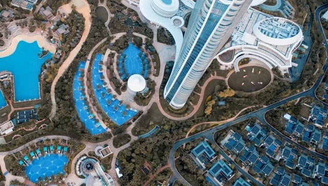 华晨宇拿下三块地，顶流想盖主题乐园