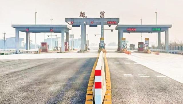 春节前夕添通途 成乐高速杨湾互通通车护航春运